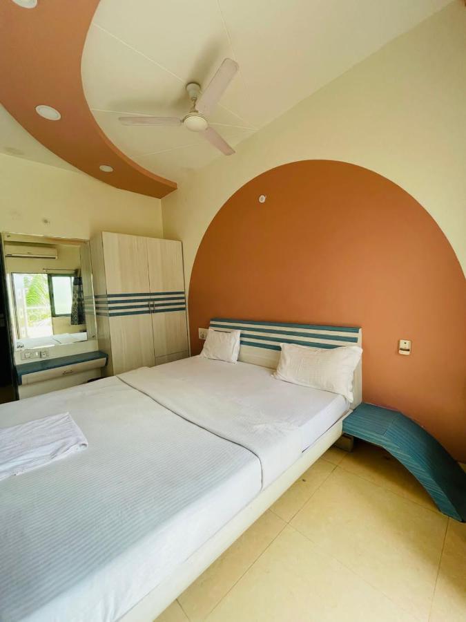 Hotel Holiday Pride Aurangābād Exterior foto
