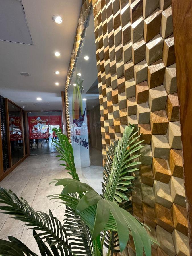 Hotel Holiday Pride Aurangābād Exterior foto
