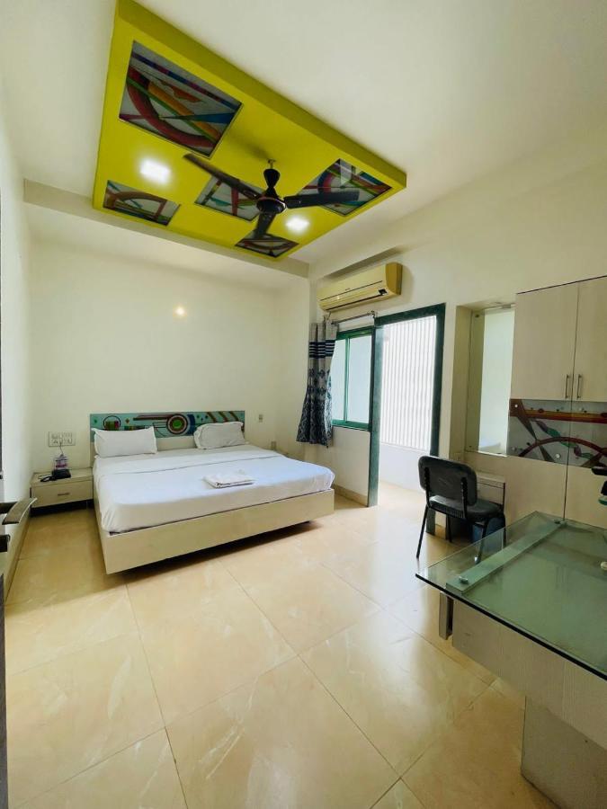 Hotel Holiday Pride Aurangābād Exterior foto